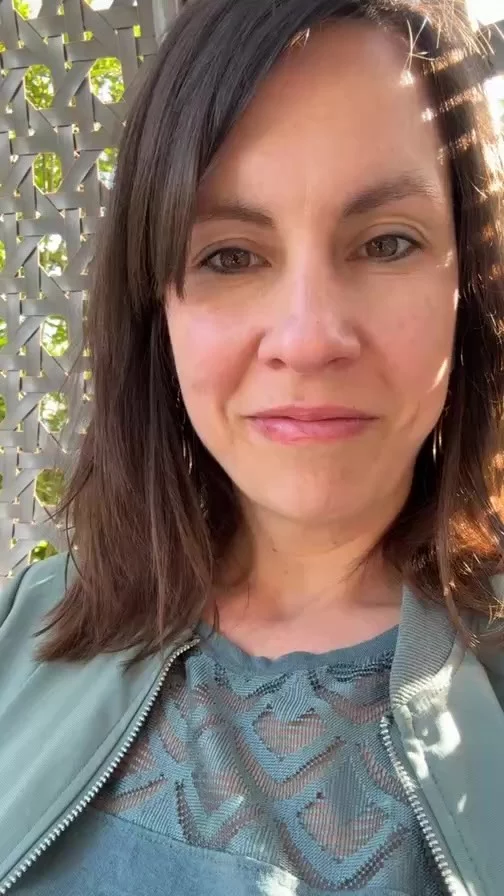 Wie ein Coaching bei mir aussieht ✨

Melde dich noch heute für ein unverbindliches kostenloses 15 Min Gespräch mit mir und wir schauen gemeinsam, was du beruflich verändern möchtest und wie du das erreichen kannst.

Kommentiere TRAUMJOB und ich schicke dir den Link zum Kalender 🤩

Ich freu mich auf dich!

Deine Jenna ☀️