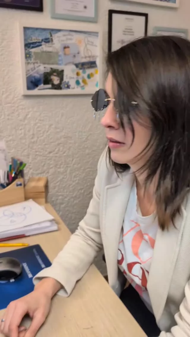 Steuererklärung nervt dich? Simon Sorgfalt findet sie richtig nice! 🤩

Vielleicht hast du dich gerade wiedererkannt. Vielleicht auch nicht. 😉
Aber genau darum geht’s: 
Wir sind nicht alle gleich – und genau das ist unsere Stärke.
Die Frage ist nur: 👉 Bist du in einem Umfeld, in dem deine Stärke gebraucht wird?
 
Wenn du verstehen willst, wie du wirklich tickst und wo deine Stärken zur Geltung kommen, dann ist mein Buch dein nächster Schritt. 🌟
👉 Mit integriertem Persönlichkeitstest – sichere dir jetzt dein Exemplar!

Kommentiere BUCH und ich schicke dir den Link direkt zu! 🤩

#schemadu
#jobwechsel
#stärkenstärken
#jobliebe
#persönlicheweiterentwicklung
#endlicheinjobderzumirpasst
