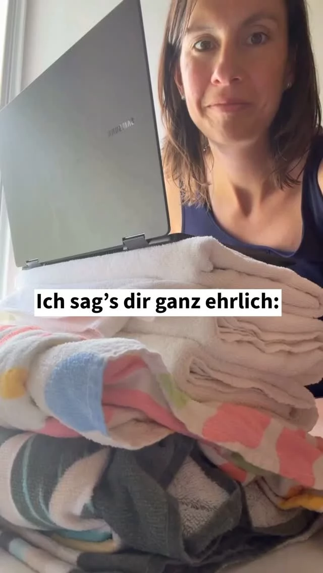 So viele Menschen berichten mir, dass sie nach einem Jobwechsel nur wieder vom Regen in der Traufe gelandet sind. Dass der neue Job genauso schlecht war, wie der erste. 
Und weißt du warum? 
👉 Weil sie nicht wussten, was sie wirklich wollen. 
Klarheit, was du kannst, was du brauchst und was du willst, sind die Schlüssel für einen Jobwechsel, bei dem du endlich den Job findest, der wirklich zu dir passt.
Wie du das herausfindest?
Das erzähle ich dir in meinem kostenlosen Workshop: "The Perfect Match! Wie du einen Job findest, der genau zu dir passt"
Kommentiere mit TRAUMJOB und ich schicke dir den Link zu.
#schemadu
#jobwechsel
#stärkenstärken
#jobliebe
#persönlicheweiterentwicklung
#endlicheinjobderzumirpasst